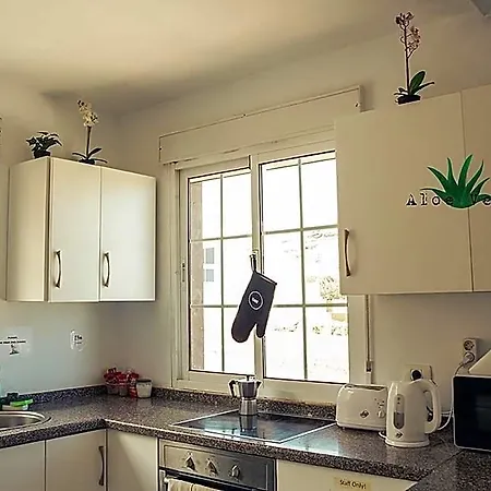 فندق Aloe Vera Shared House غراناديا دي أبونا
